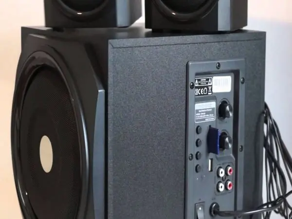 Microlab TMN9U Aktivni drveni zvucnici 2.1 sistem 40W RMS(16W, 2x12W) SD, USB, 3.5mm