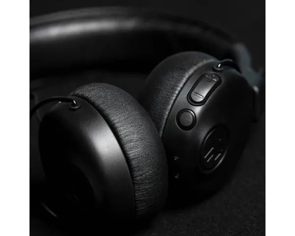 JLAB Studio ANC Wireless On Ear Black slušalice crne