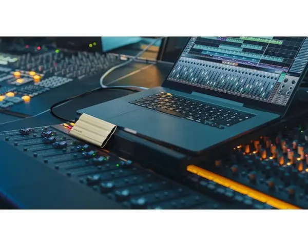 SAMSUNG Portable T7 Shield 1TB bež eksterni SSD MU-PE1T0K