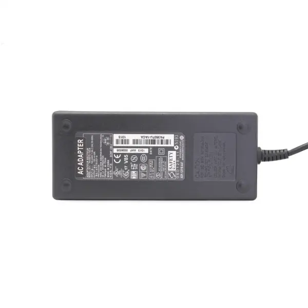 Punjac za laptop Toshiba 15V 8A (6.3*3.0) ugao 90
