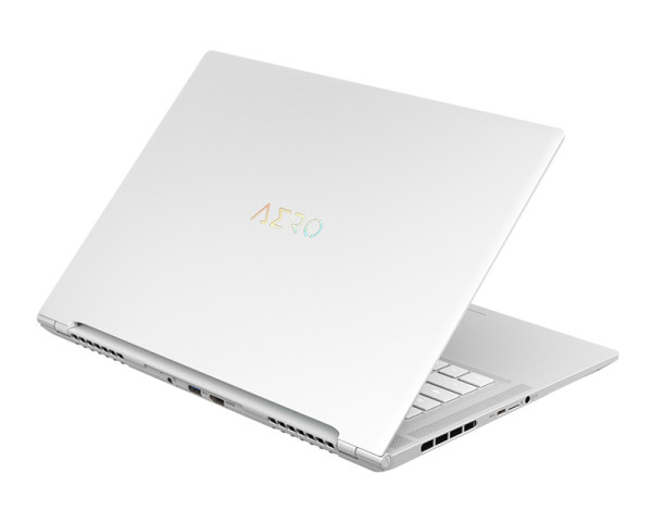 GIGABYTE AERO 16 BSF 16 inch 4K OLED i7-13620H 16GB 1TB SSD GeForce RTX 4070 8GB Backlit Win11Home laptop 