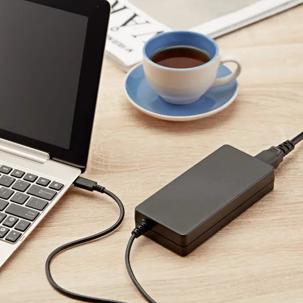 Punjač za laptop USB-C 100W FSP2321, sa kablom za napajanje