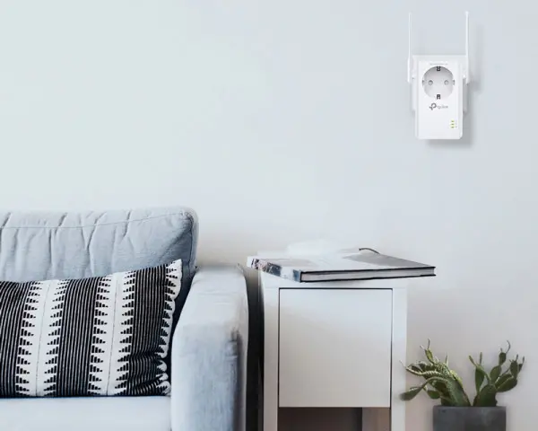 TP-LINK TL-WA860RE 300Mbps Wi-Fi Range Extender with AC Passthrough 