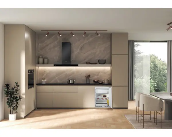 WHIRLPOOL WBUF011 ugradni frižider 
