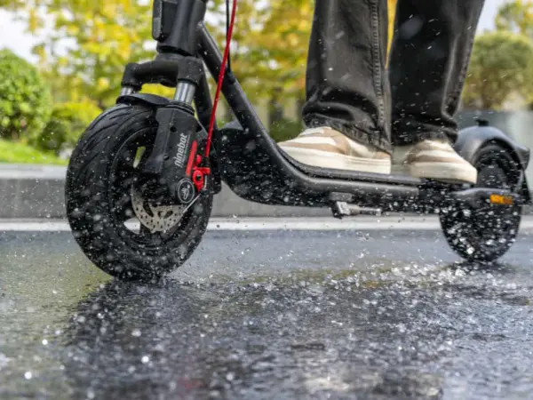 Elektricni trotinet SEGWAY NINEBOT F2 PRO E II' ( 'AA.05.12.03.0007' ) 