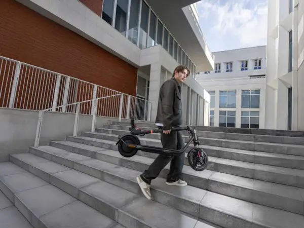 Elektricni trotinet SEGWAY NINEBOT F2 PRO E II' ( 'AA.05.12.03.0007' ) 