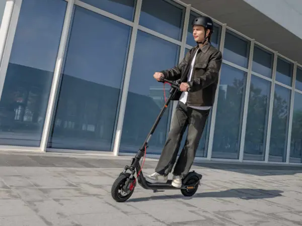 Elektricni trotinet SEGWAY NINEBOT F2 PRO E II' ( 'AA.05.12.03.0007' ) 