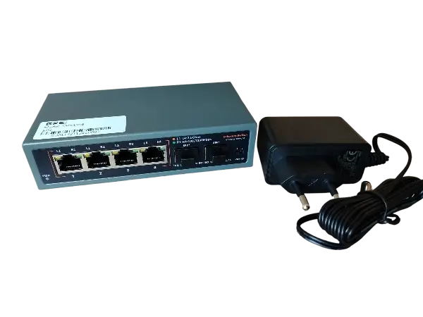 ExeLink  SMX1006 switch 4x1/2.5G Base-T;2x1G/10 GE Base-X SFP+ porta