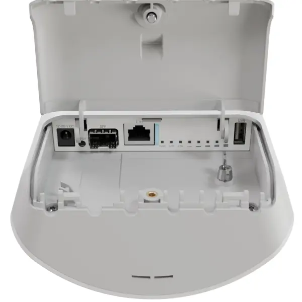 MikroTik L22UGS-5HaxD2HaxD-15S maNT ax 15s RouterOS L4 EU