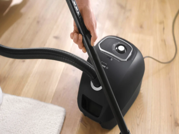 Usisivac BOSCH BGB41BA1Serija 4sa kesomcrna' ( 'BGB41BA1' ) 