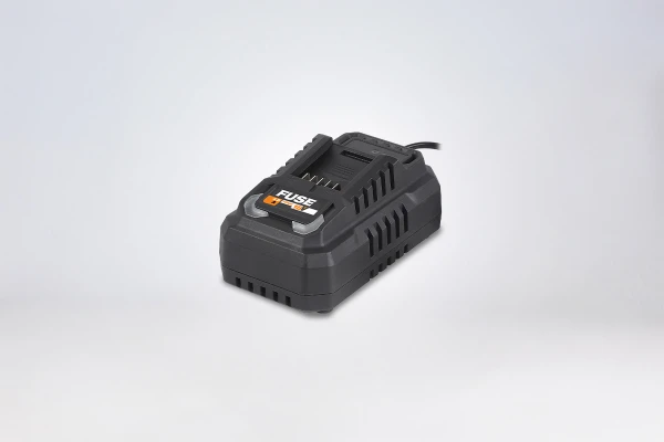 FUSE 18V brzi punjač  4,5A 