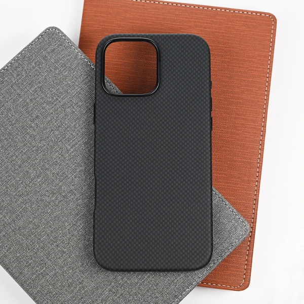 Torbica Magsafe Urban Cube za iPhone 16 Pro Max 6.9 crna