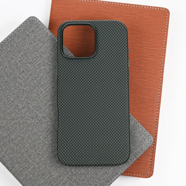 Torbica Magsafe Urban Cube za iPhone 16 Pro Max 6.9 zelena