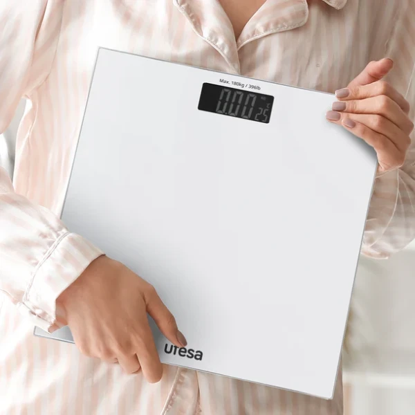 Telesna vaga Ufesa Basel180kgLCDbela