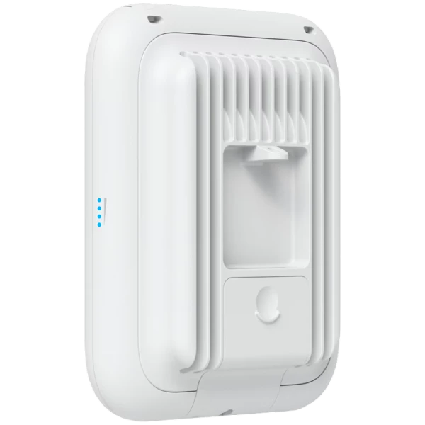 Ubiquiti U7-PRO-OUTDOOR WiFi 7, 6 spatial streams, 465 m2 open space coverage with the integrated directional super antenna, Powered using 