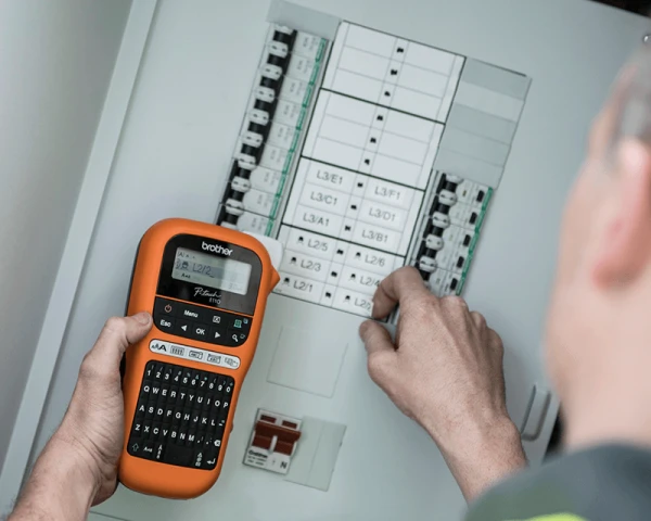 BROTHER PT-E110VP štampač nalepnica za električare (PTE110VPR1) 