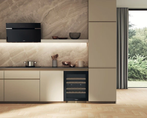 WHIRLPOOL WHWBU60D2B ugradna vinska vitrina 