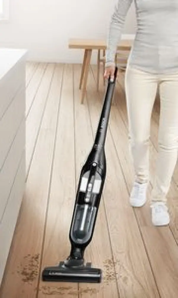 Usisivač BOSCH BBH32101sa posudomštapnicrna ( BBH32101 )