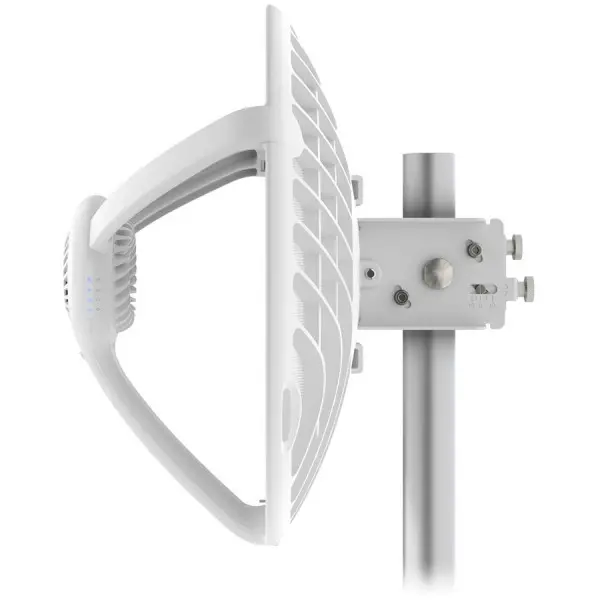 Ubiquiti AF60 LR is a 60GHz radio designed for high-throughput connectivity over an extended range. The airFiber 60 LR features the integra