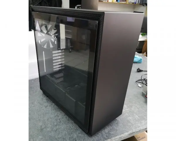 NZXT H710 kućište crno (CA-H710B-B1) outlet (2)