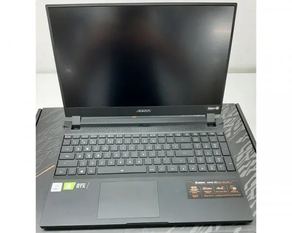GIGABYTE AORUS 15G XC 15.6'' FHD 240Hz i7-10870H 32GB 512GB SSD GeForce RTX 3070Q 8GB Win10Home crni