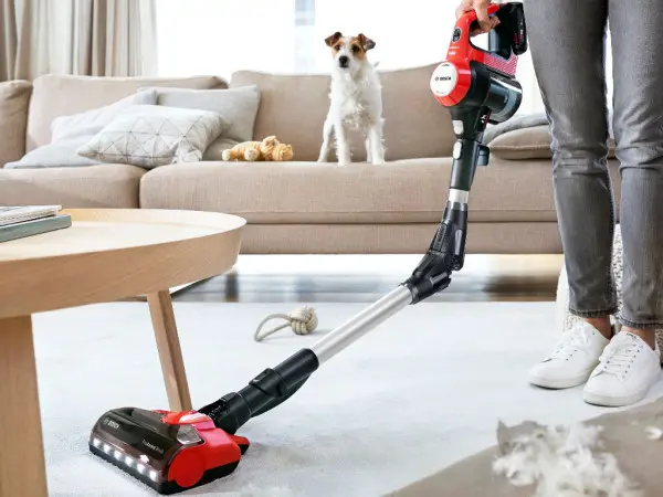Usisivač BOSCH BCS711PETsa posudomštapnifleksibilna cevProAnimalcrvena' ( 'BCS711PET' ) 