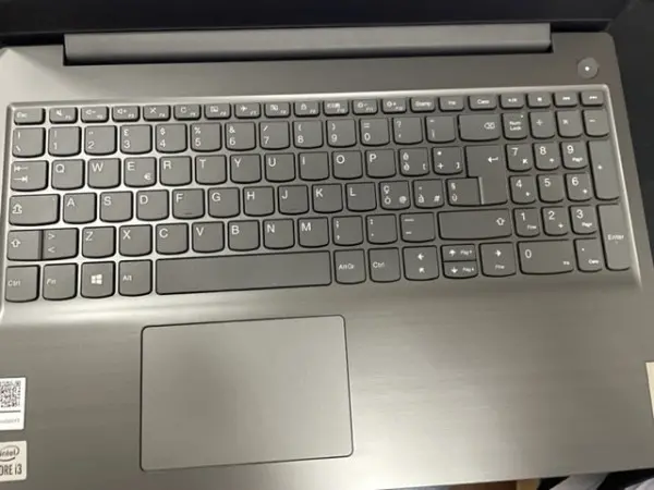 NB Lenovo V15-IML i3-10110U8GBM.2 256GB15.6'' FHDItalian keyboard