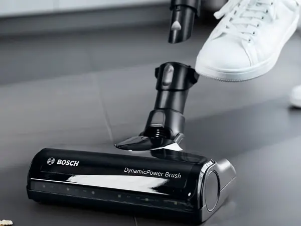 Usisivač BOSCH BBS712Asa posudomštapnifleksibilna cev2 baterijecrni' ( 'BBS712A' ) 