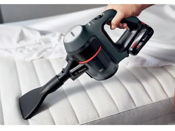 Usisivač BOSCH BBS712Asa posudomštapnifleksibilna cev2 baterijecrni' ( 'BBS712A' ) 